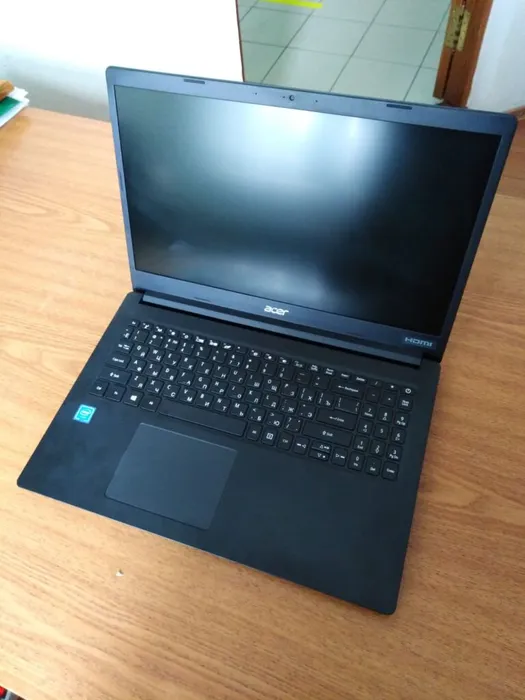 Ноутбук Acer Extensa 15 EX215-31-C6FV.jpg