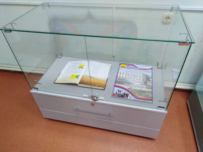 витрина горизонтальная 2.jpg